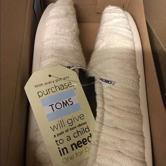 Toms Shoes - TOMS NATURAL CABLE KNIT SLIP ONS NEW IN BOX